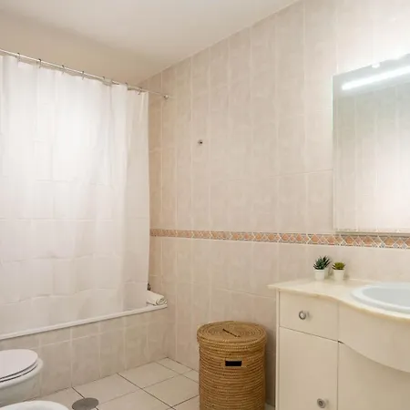 Apartment Infante Cozy 1br W Parking By Lovelystay Vila Nova de Gaia